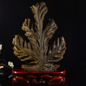 Natural old material submerged-grade Vietnamese agarwood decorative piece