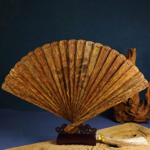 A set of natural old material Daragaon dried sandalwood Fu character folding fan in a box